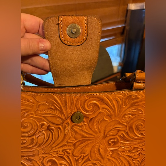 Patricia Nash Embossed Leather Shoulder Bag in Tan - Picture 4 of 12